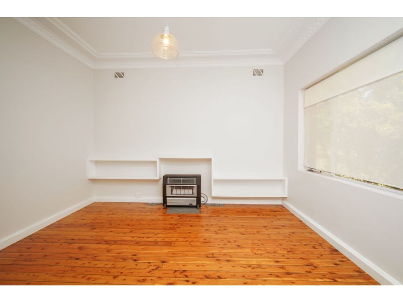 7 Mair Street, Turvey Park NSW 2650