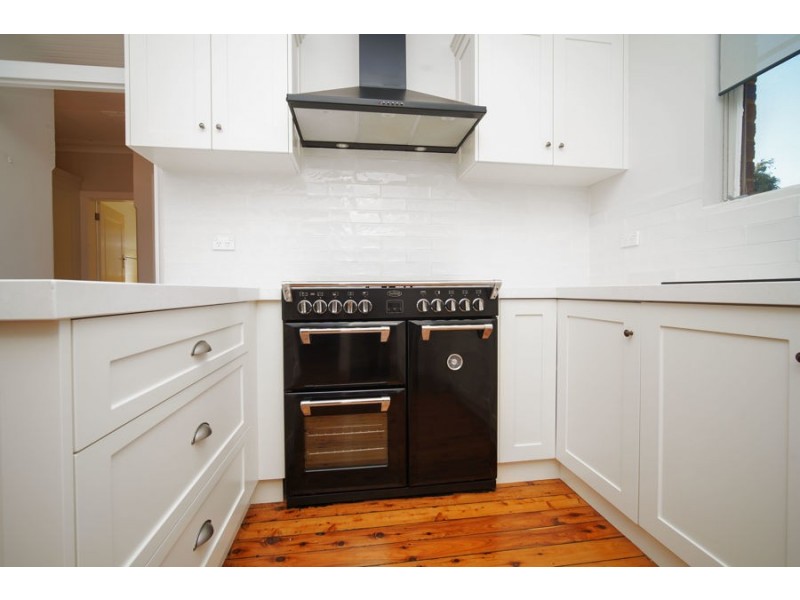 7 Mair Street, Turvey Park NSW 2650