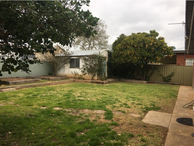 7 Mair Street, Turvey Park NSW 2650