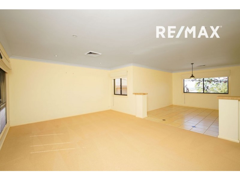 9 Amaroo Street, Kooringal NSW 2650