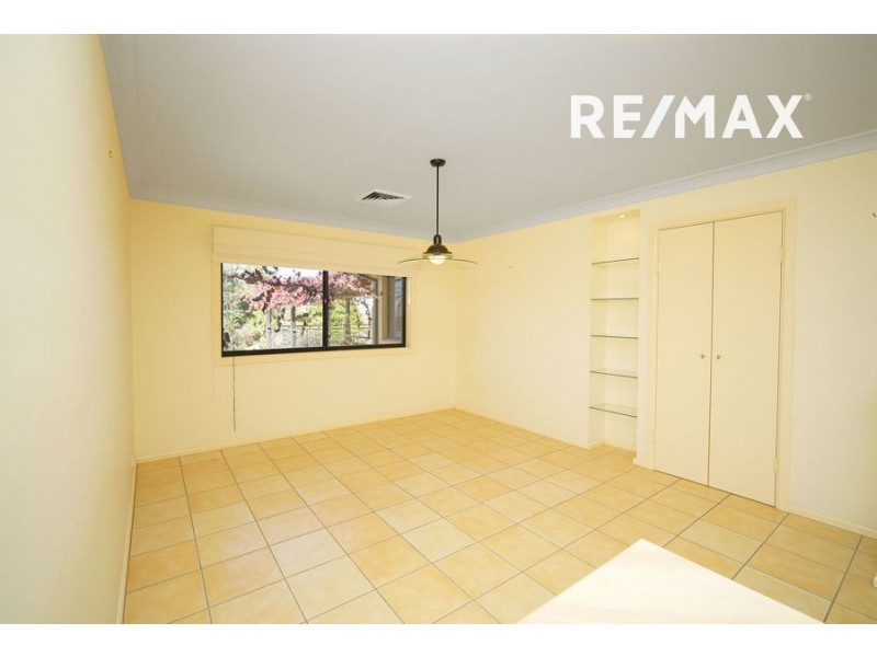 9 Amaroo Street, Kooringal NSW 2650