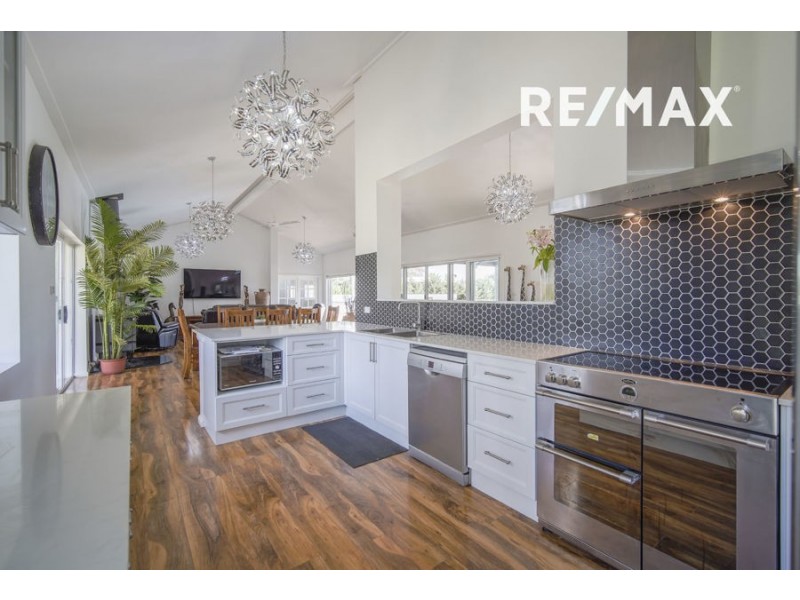 4 Kyeamba Avenue, Lake Albert NSW 2650