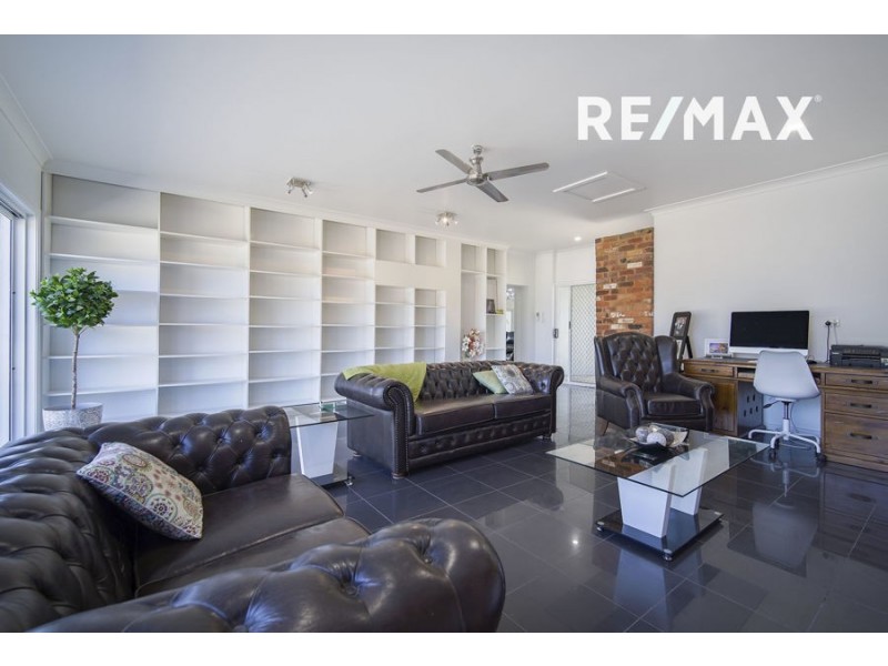 4 Kyeamba Avenue, Lake Albert NSW 2650