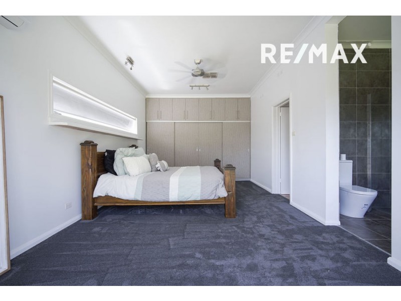 4 Kyeamba Avenue, Lake Albert NSW 2650