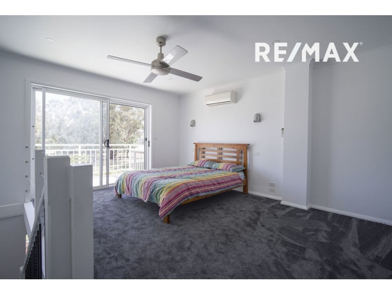 4 Kyeamba Avenue, Lake Albert NSW 2650