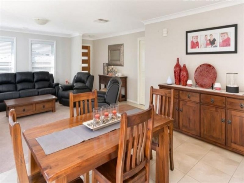 1/14 Willang Crescent, Glenfield Park NSW 2650