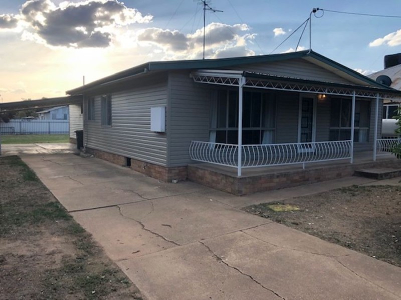 4 Queen Street, The Rock NSW 2655