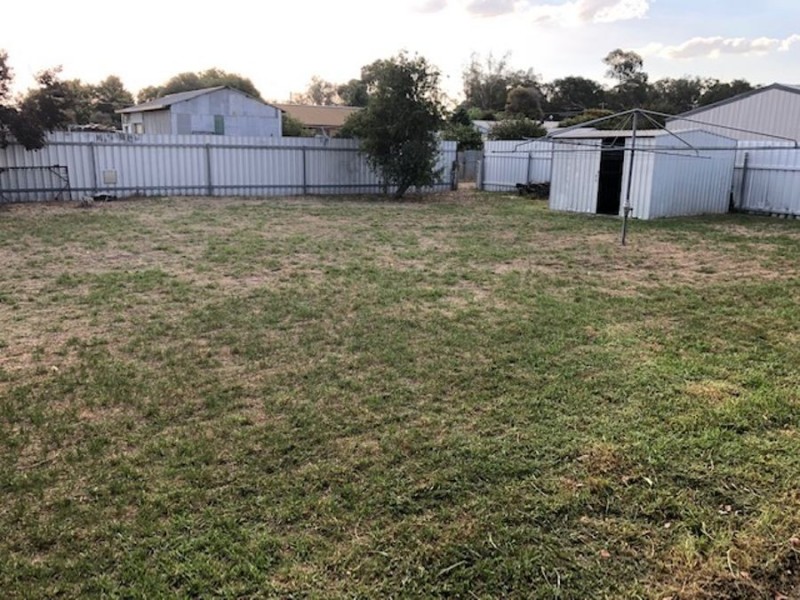 4 Queen Street, The Rock NSW 2655