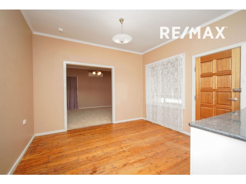 445 Lake Albert Road, Lake Albert NSW 2650