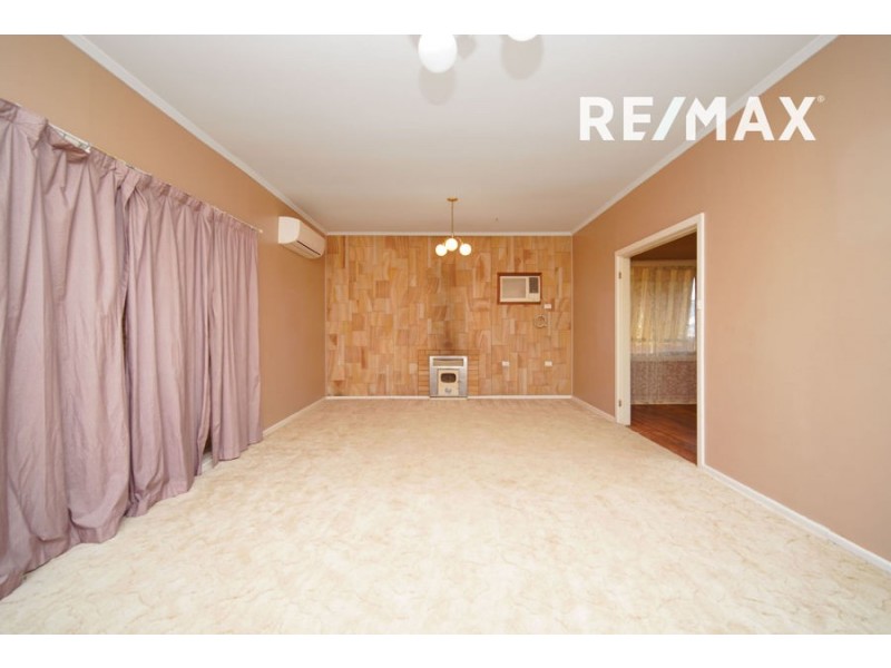 445 Lake Albert Road, Lake Albert NSW 2650