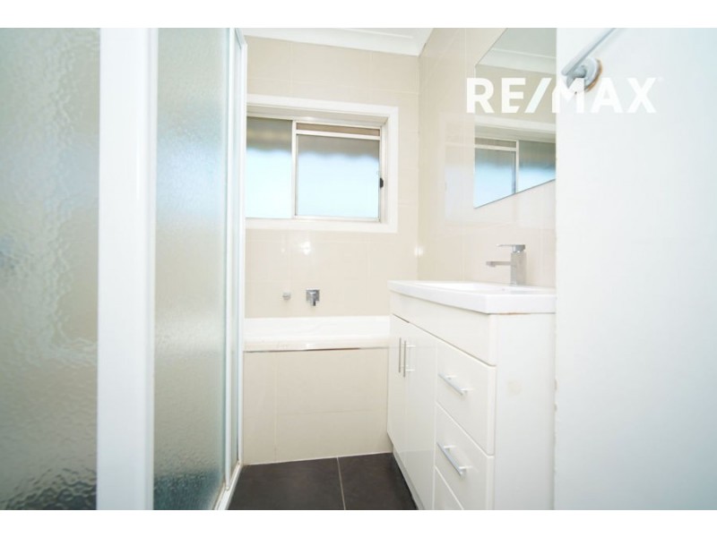 445 Lake Albert Road, Lake Albert NSW 2650