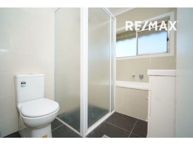 445 Lake Albert Road, Lake Albert NSW 2650
