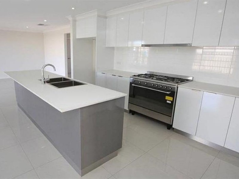 47 Kaloona Drive, Bourkelands NSW 2650