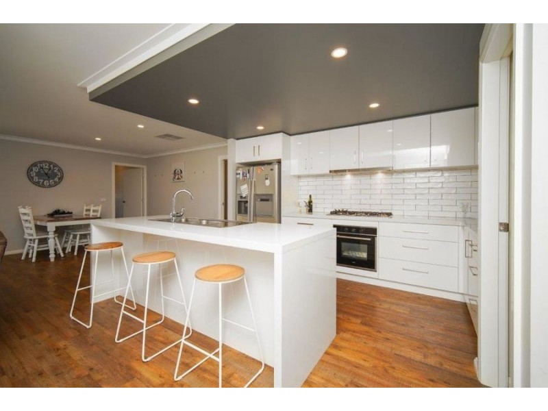 11 Chang Avenue, Lloyd NSW 2650