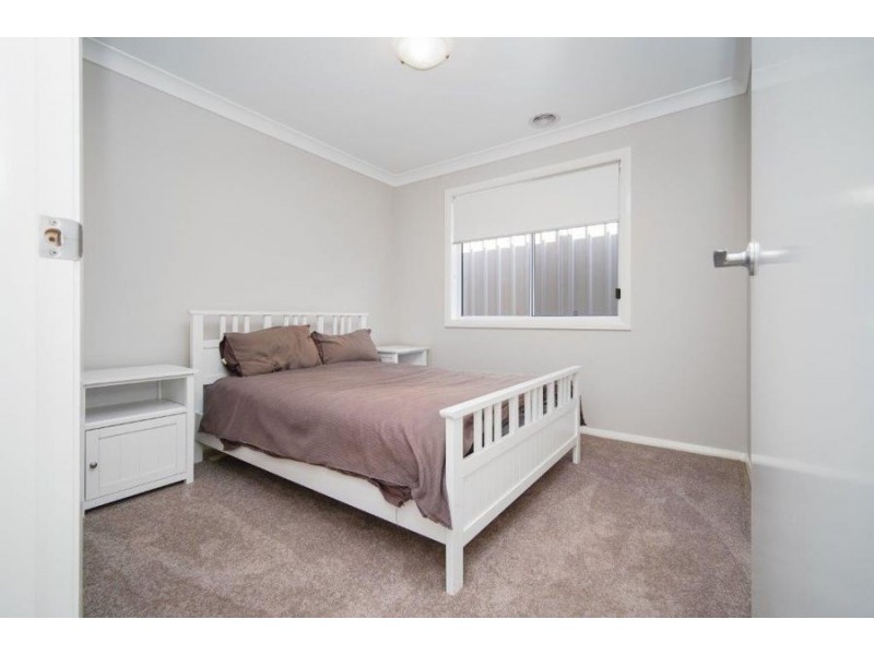 11 Chang Avenue, Lloyd NSW 2650