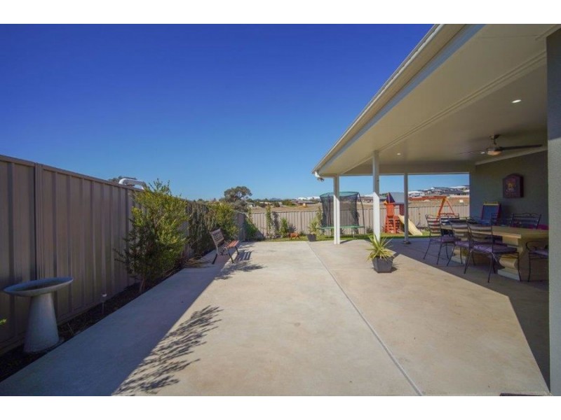 11 Chang Avenue, Lloyd NSW 2650