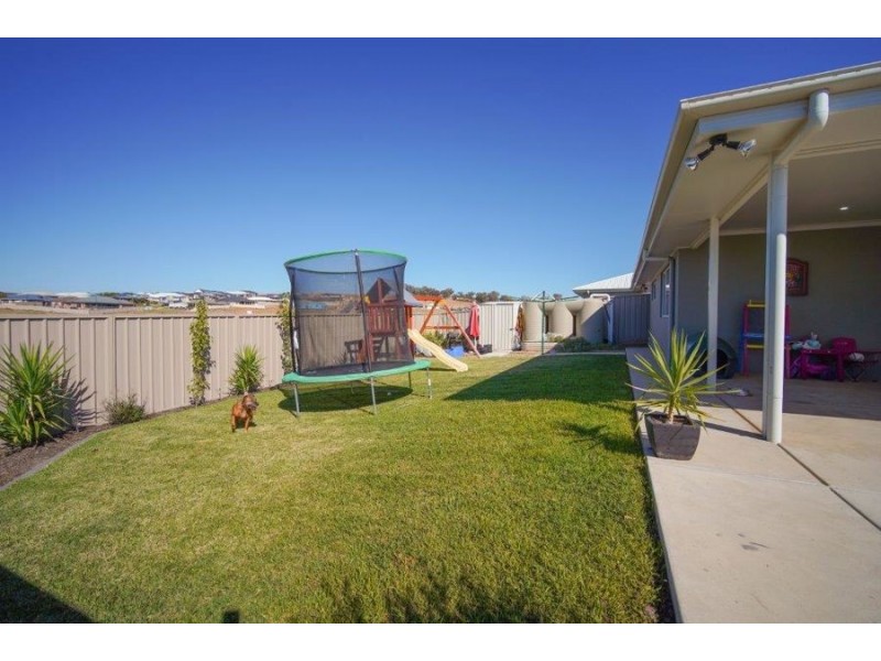 11 Chang Avenue, Lloyd NSW 2650