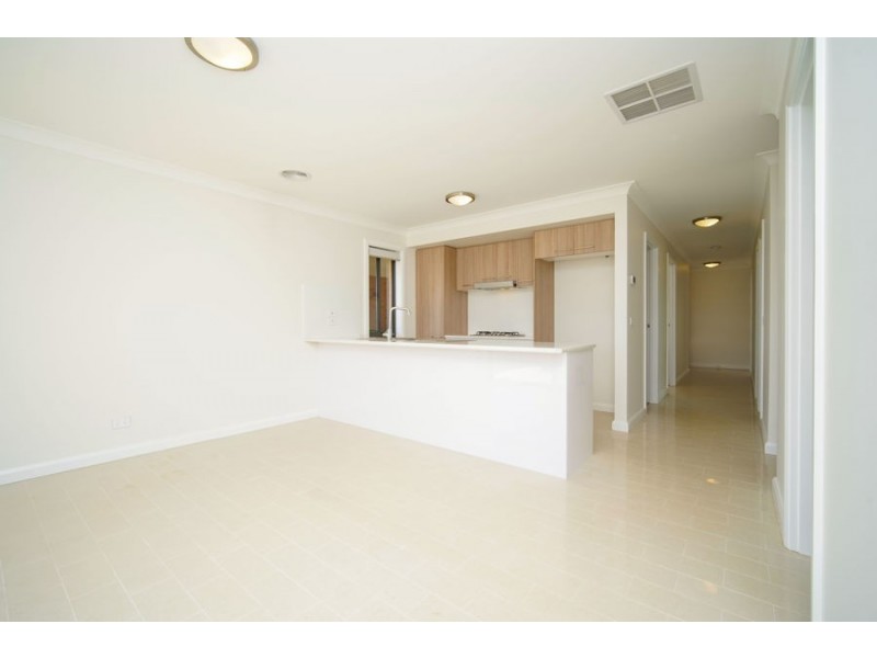 2/11 Gimlet Place, Forest Hill NSW 2651