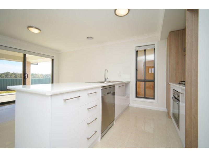 2/11 Gimlet Place, Forest Hill NSW 2651