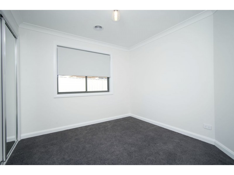 2/11 Gimlet Place, Forest Hill NSW 2651