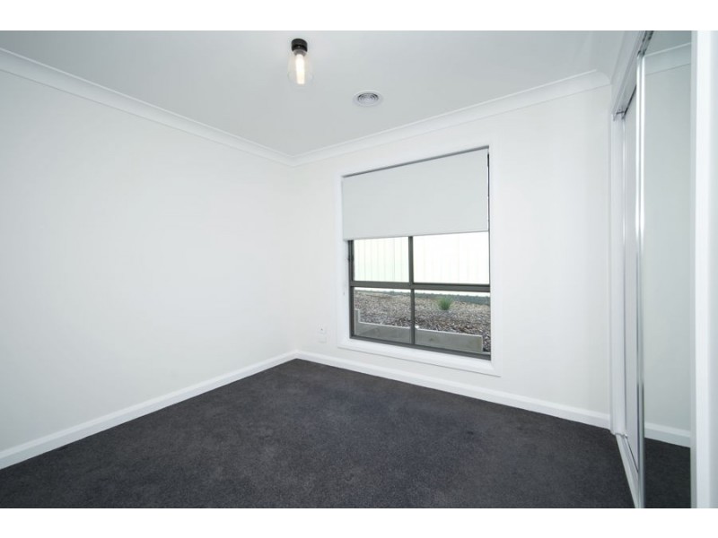 2/11 Gimlet Place, Forest Hill NSW 2651