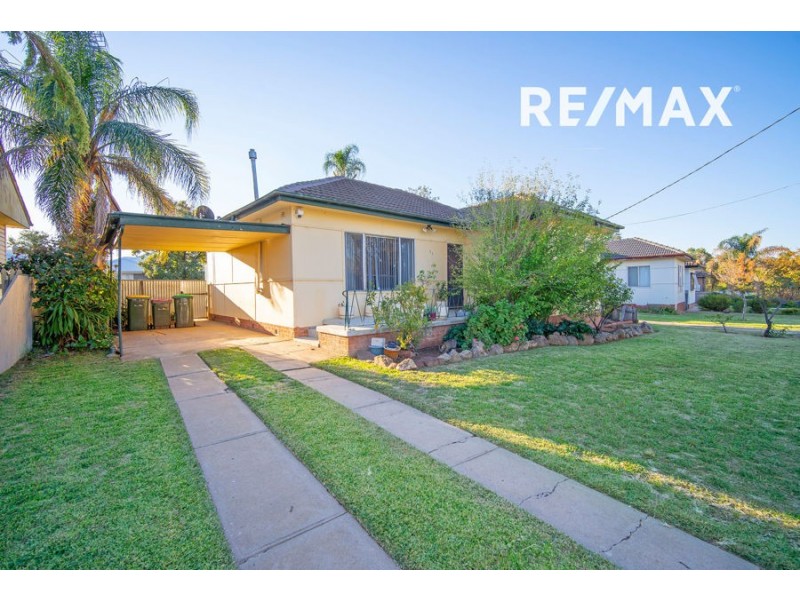 53 Tichborne Crescent, Kooringal NSW 2650