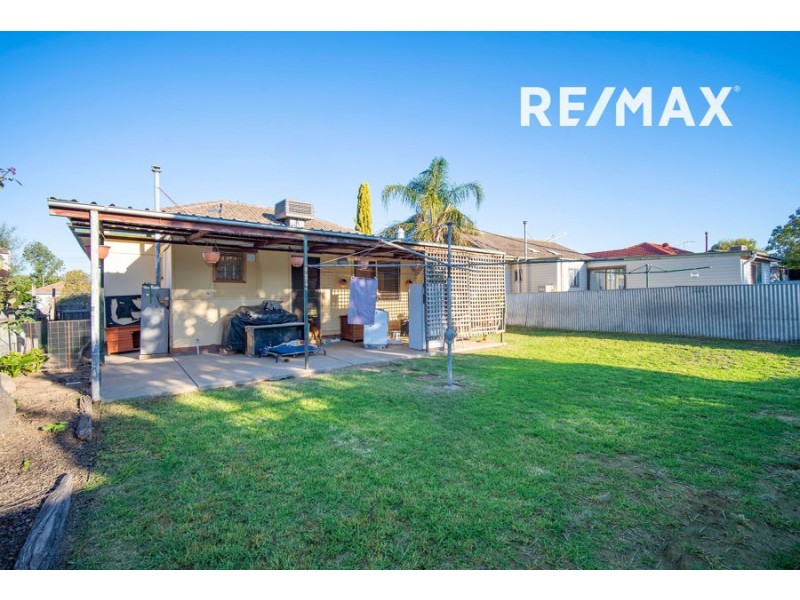 53 Tichborne Crescent, Kooringal NSW 2650