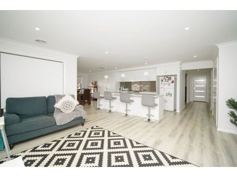 10 Mugga Street, Gobbagombalin NSW 2650