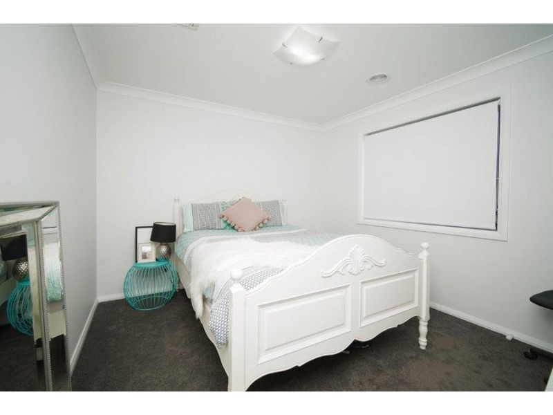 10 Mugga Street, Gobbagombalin NSW 2650