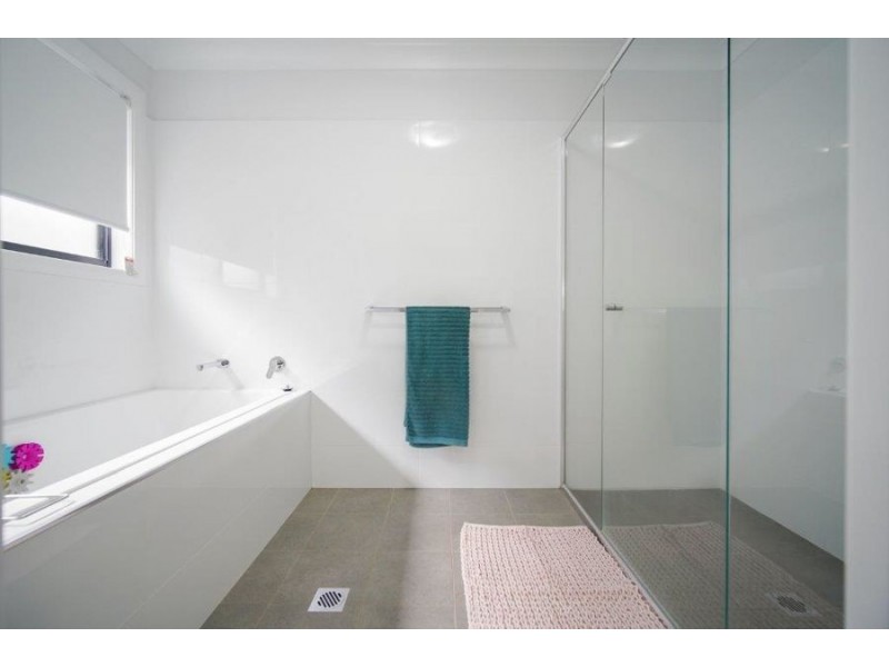 10 Mugga Street, Gobbagombalin NSW 2650