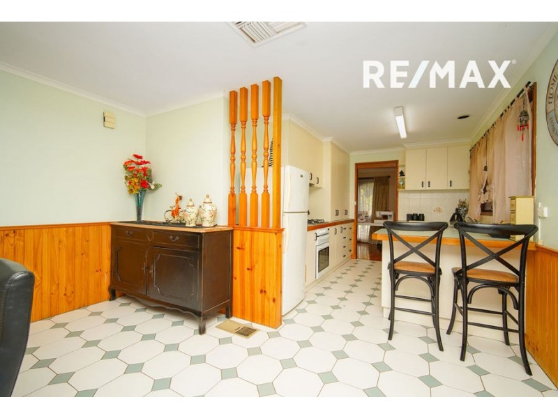 39 Waranga Avenue, Mount Austin NSW 2650