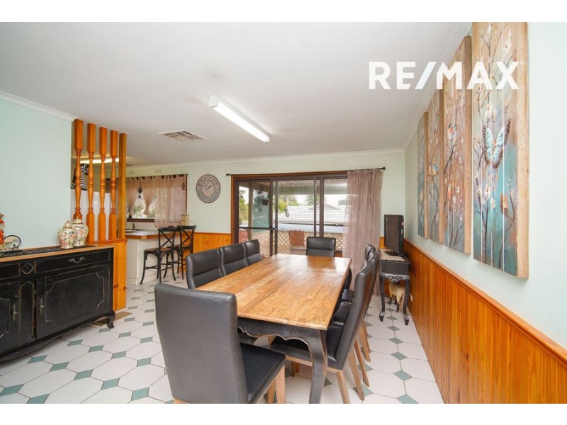 39 Waranga Avenue, Mount Austin NSW 2650
