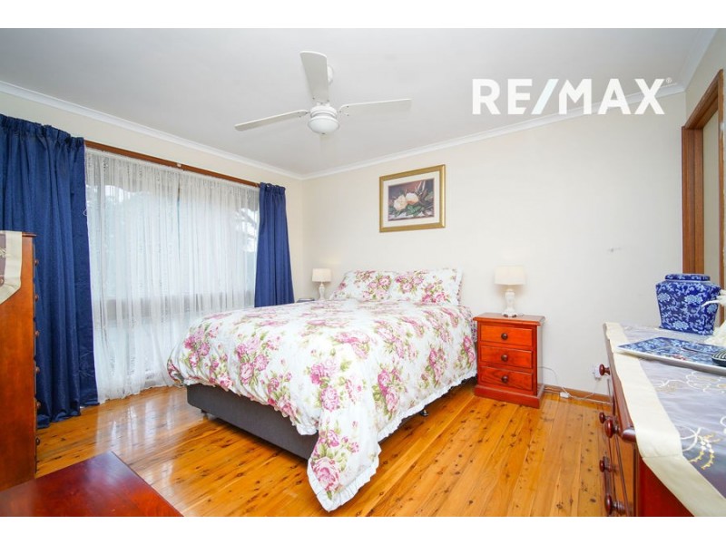 39 Waranga Avenue, Mount Austin NSW 2650