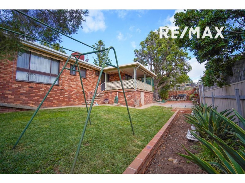 39 Waranga Avenue, Mount Austin NSW 2650