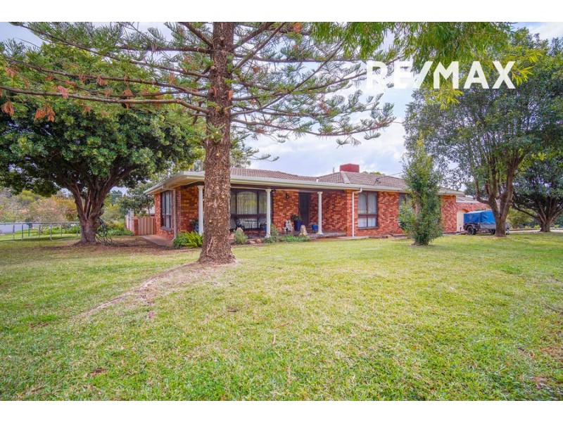 39 Waranga Avenue, Mount Austin NSW 2650