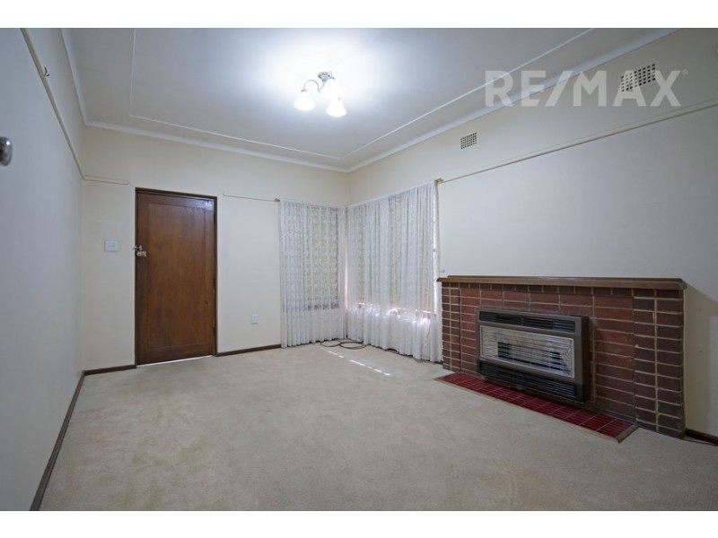90 Fernleigh Road, Mount Austin NSW 2650