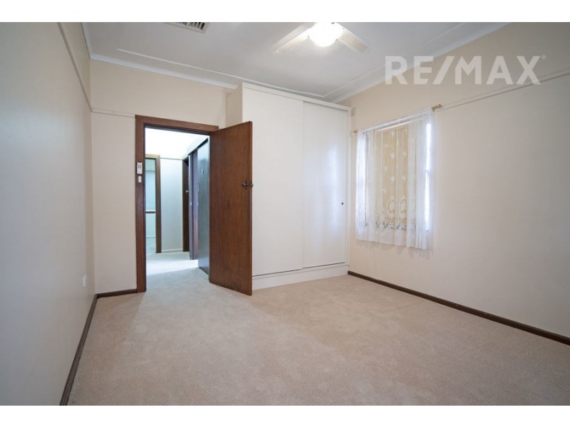 90 Fernleigh Road, Mount Austin NSW 2650