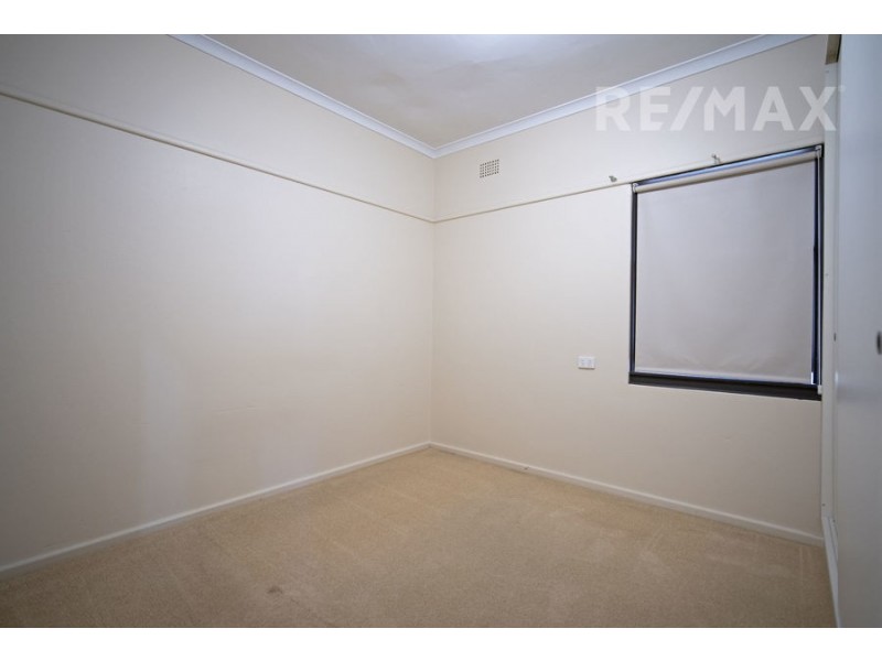 90 Fernleigh Road, Mount Austin NSW 2650