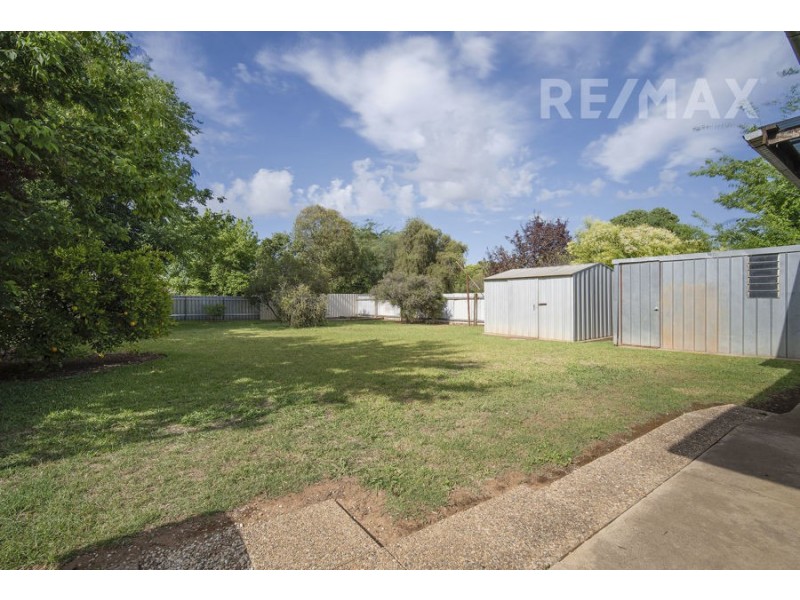 90 Fernleigh Road, Mount Austin NSW 2650