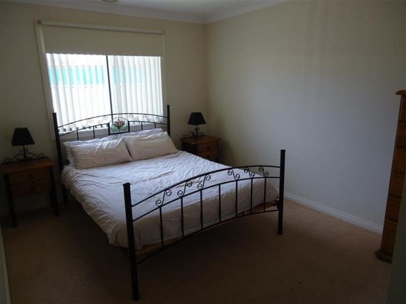 68 Jack Avenue, Mount Austin NSW 2650