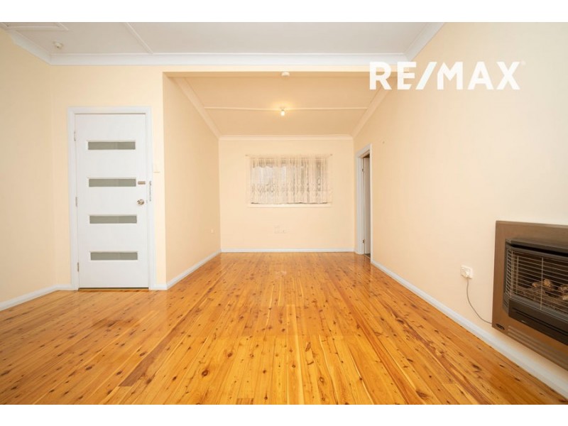 20 Elizabeth Street, North Wagga Wagga NSW 2650