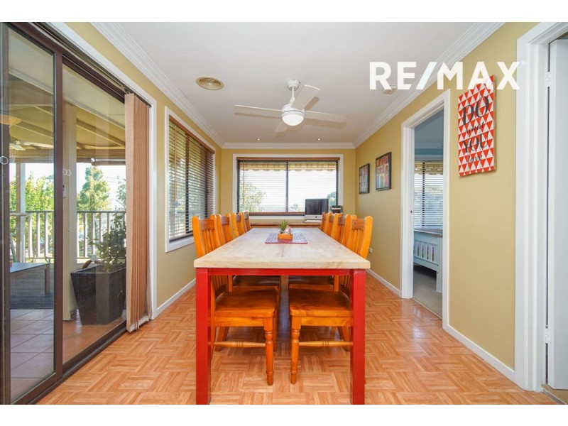 4 Lincoln Avenue, Tolland NSW 2650