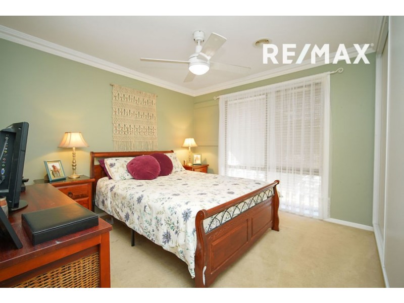 4 Lincoln Avenue, Tolland NSW 2650