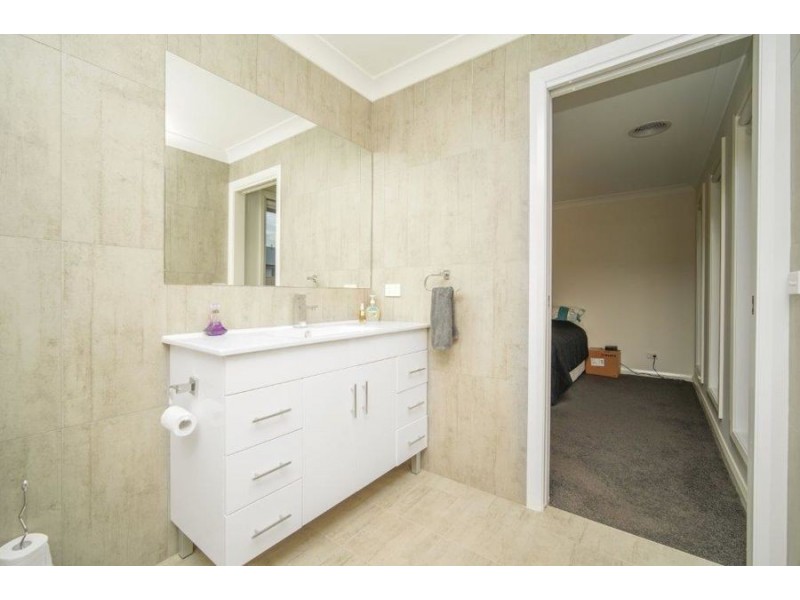 19 Goonawarra Street, Gobbagombalin NSW 2650