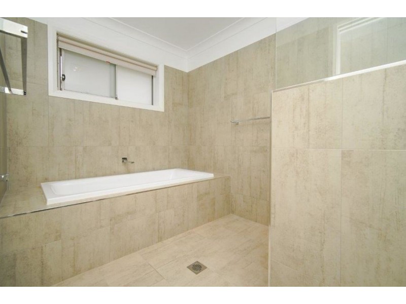 19 Goonawarra Street, Gobbagombalin NSW 2650