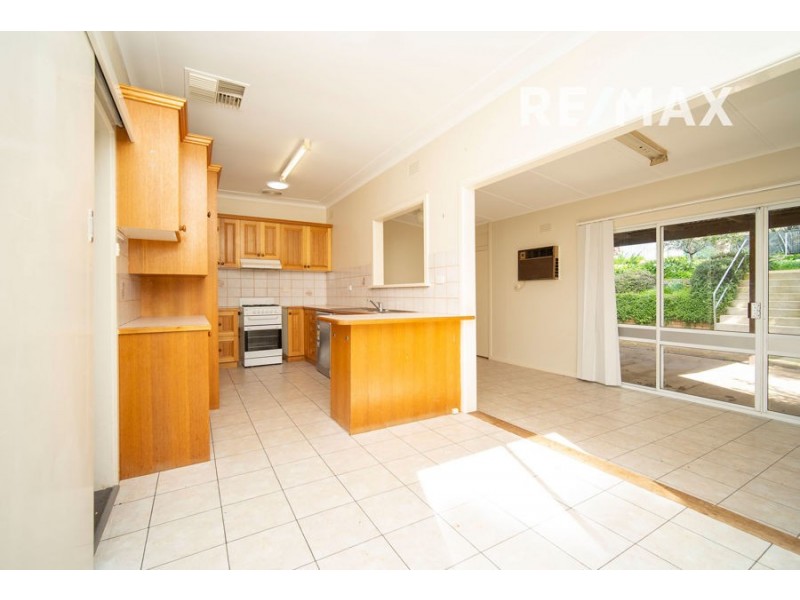 26 Warrawong Street, Kooringal NSW 2650