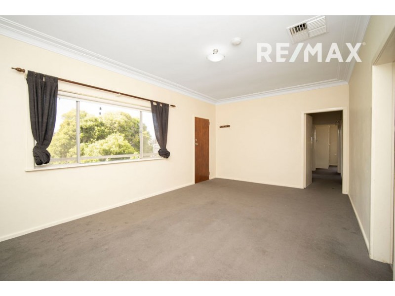 26 Warrawong Street, Kooringal NSW 2650