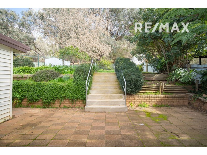 26 Warrawong Street, Kooringal NSW 2650