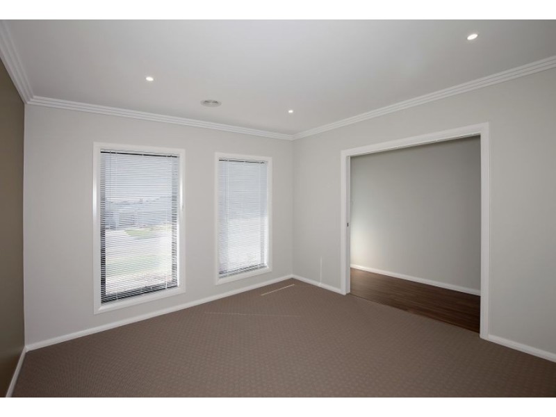 3 Hollows Crescent, Lloyd NSW 2650