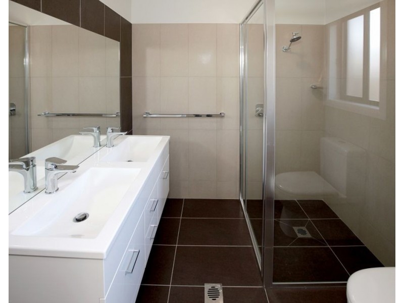 3 Hollows Crescent, Lloyd NSW 2650